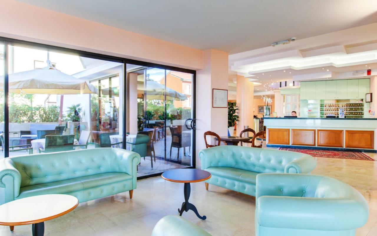 Hotel Royal-Spiaggia Gatteo a Mare Bagian luar foto