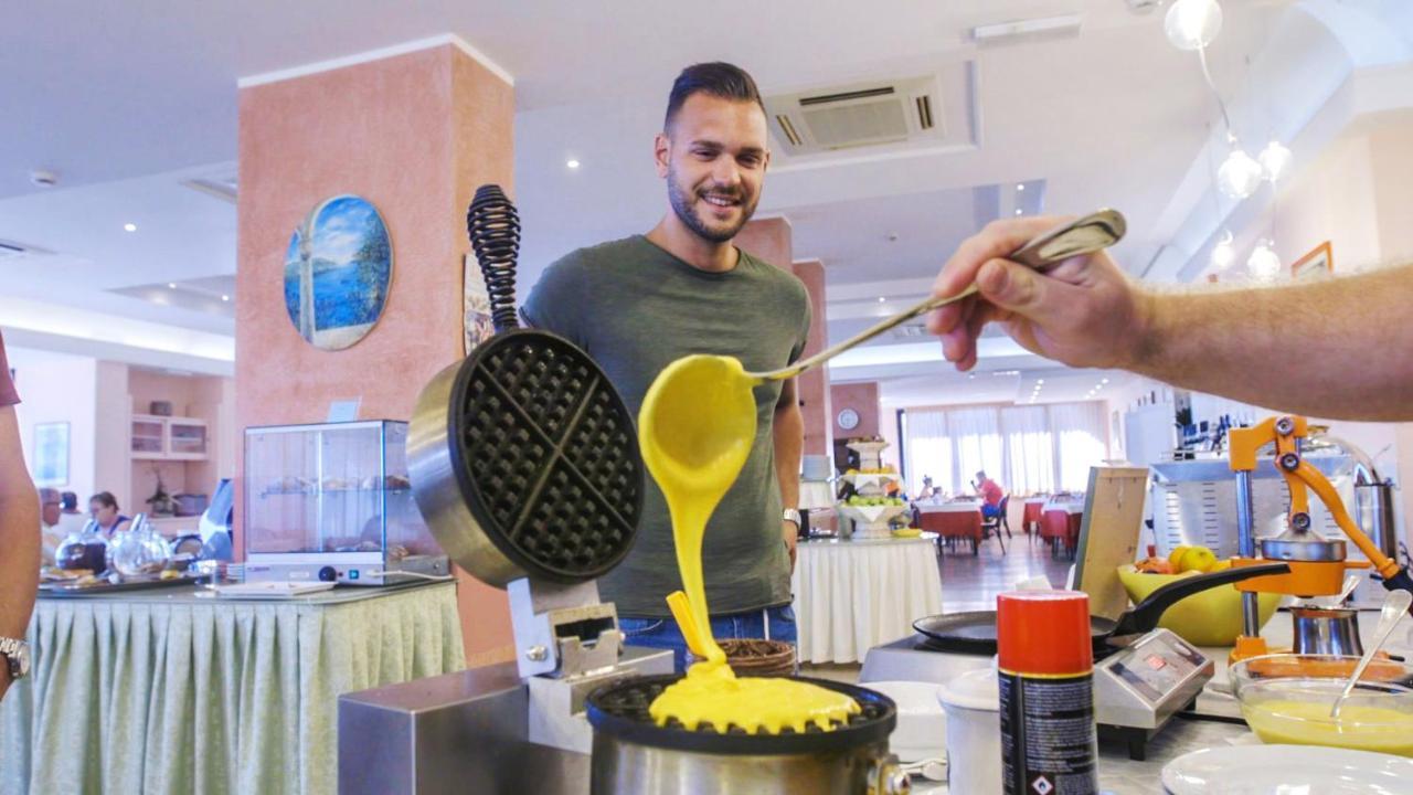 Hotel Royal-Spiaggia Gatteo a Mare Bagian luar foto