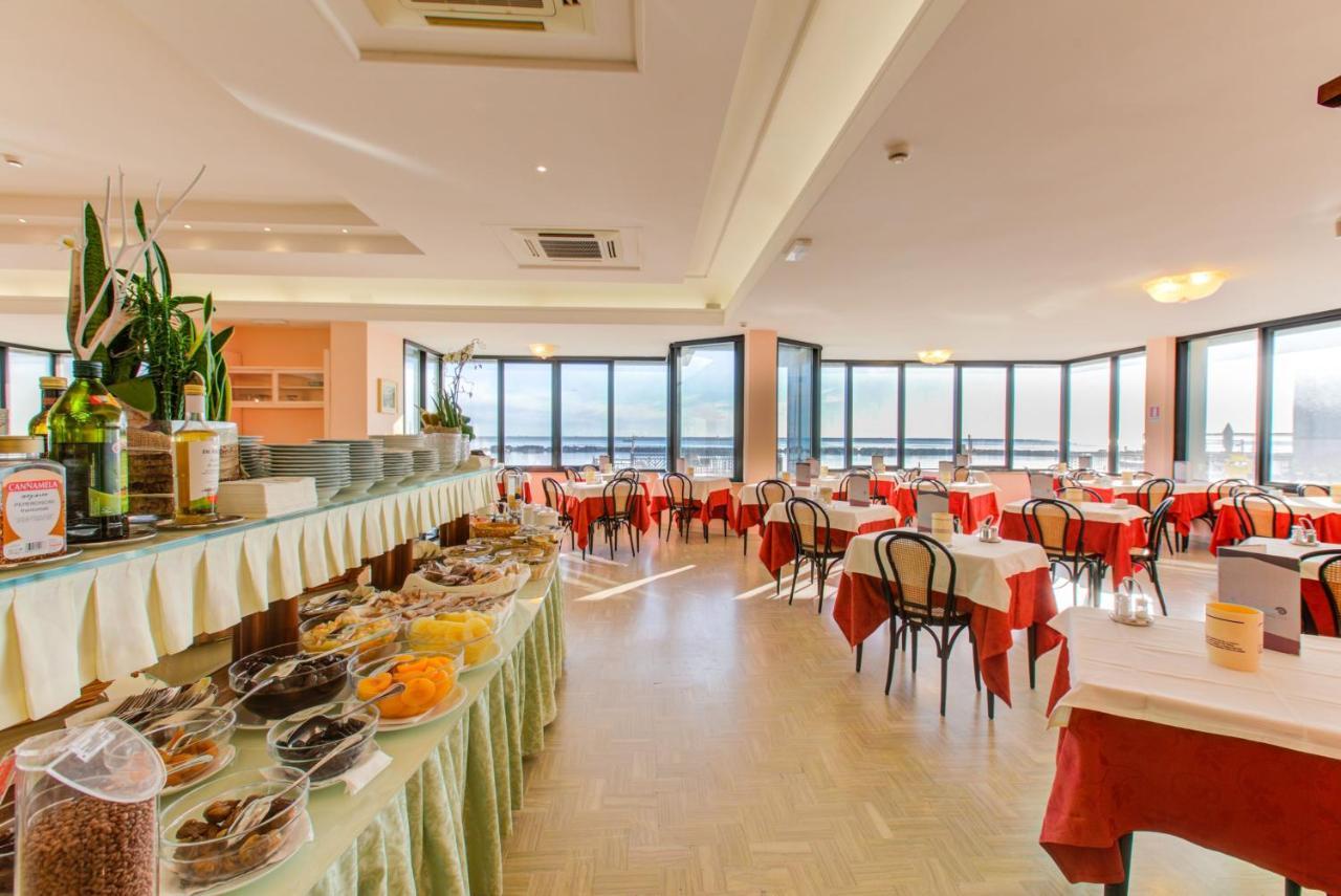 Hotel Royal-Spiaggia Gatteo a Mare Bagian luar foto