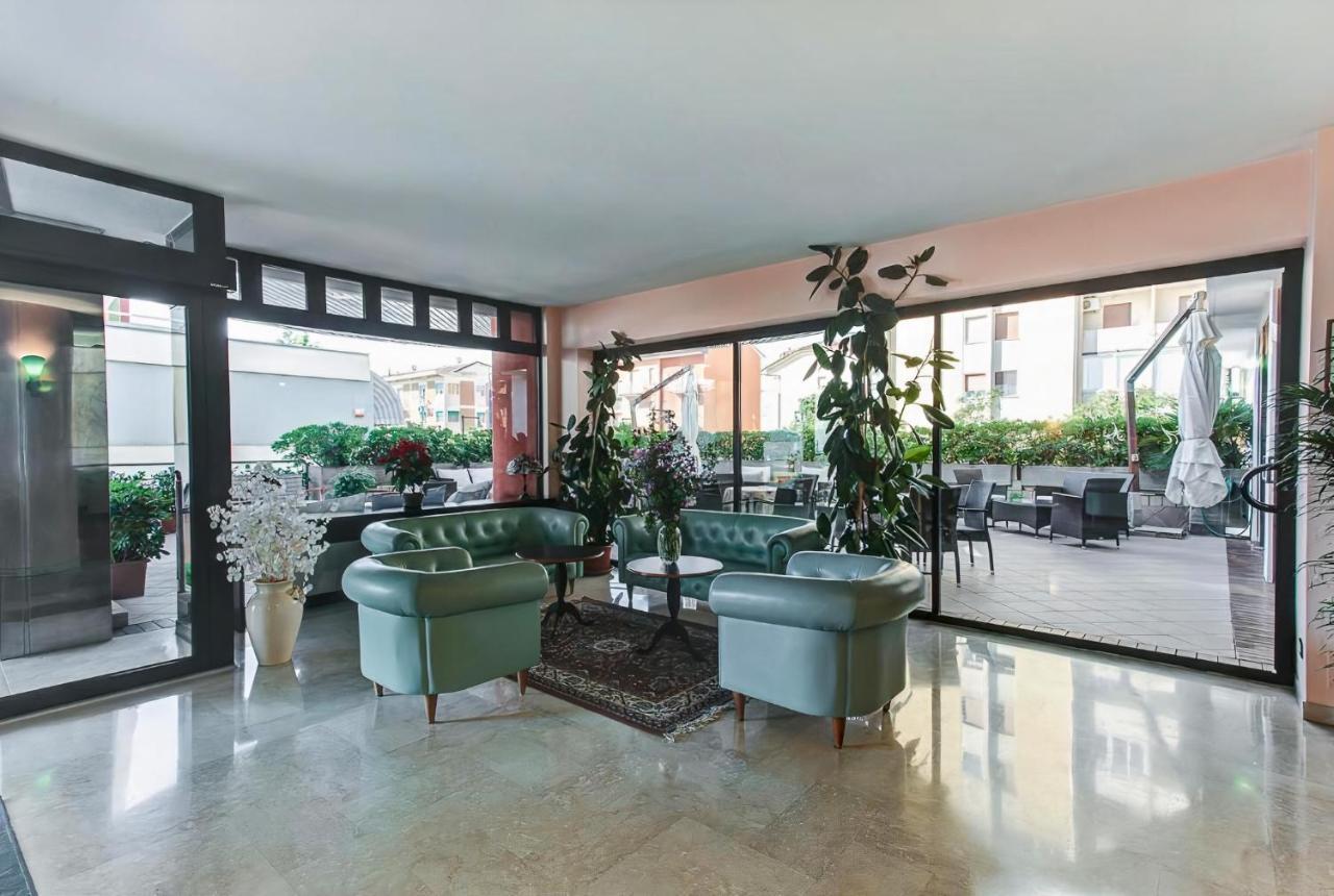 Hotel Royal-Spiaggia Gatteo a Mare Bagian luar foto