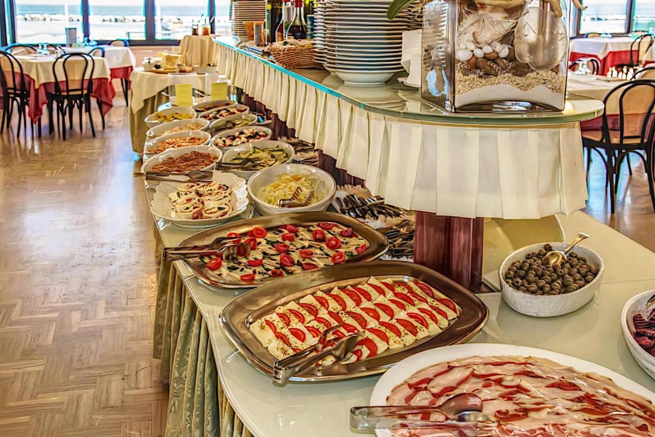 Hotel Royal-Spiaggia Gatteo a Mare Bagian luar foto