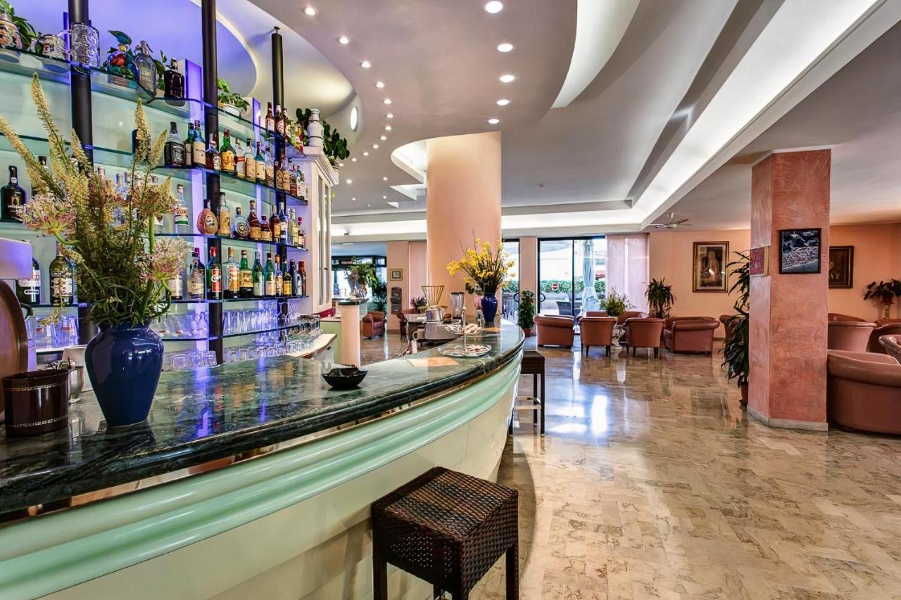 Hotel Royal-Spiaggia Gatteo a Mare Bagian luar foto
