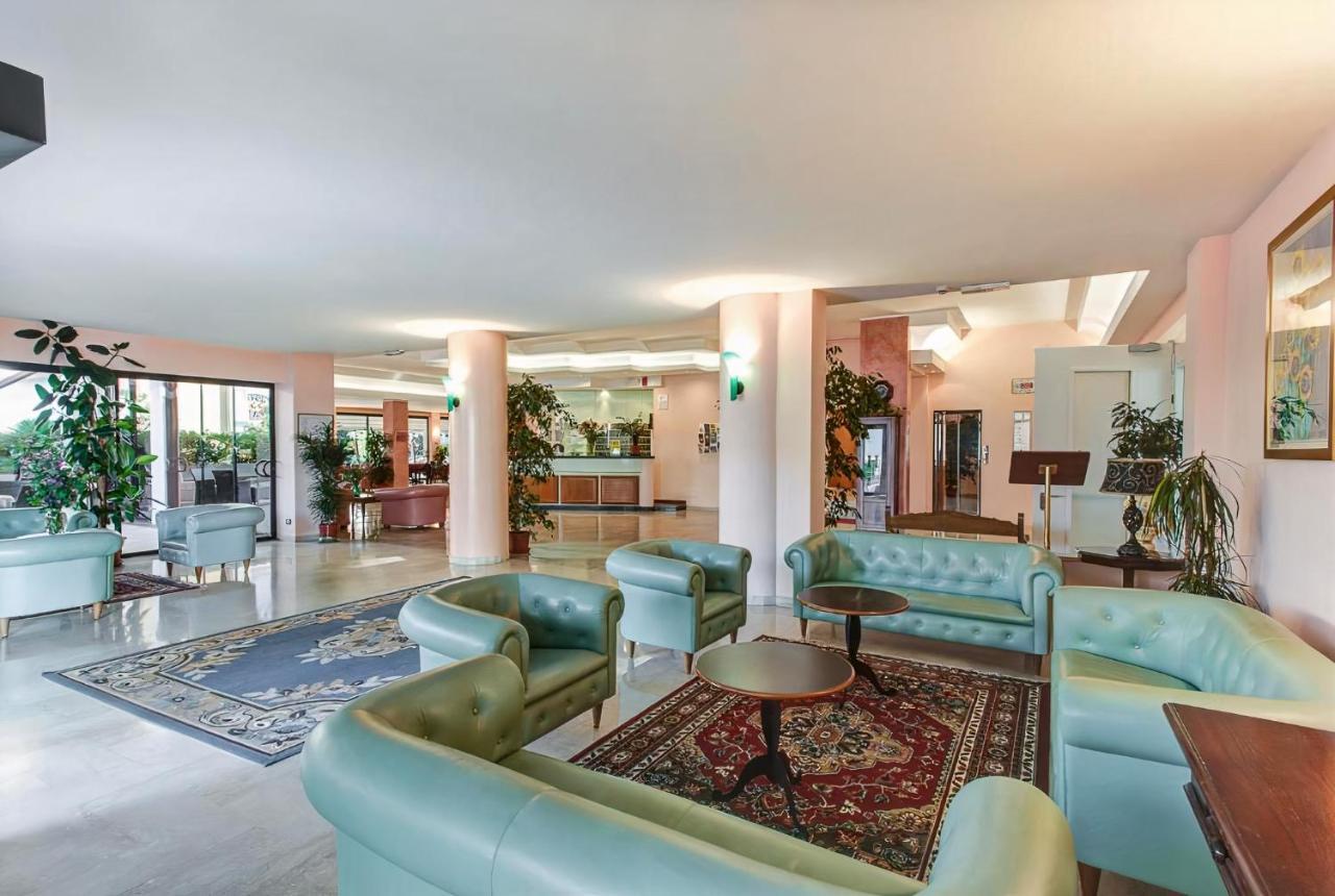 Hotel Royal-Spiaggia Gatteo a Mare Bagian luar foto